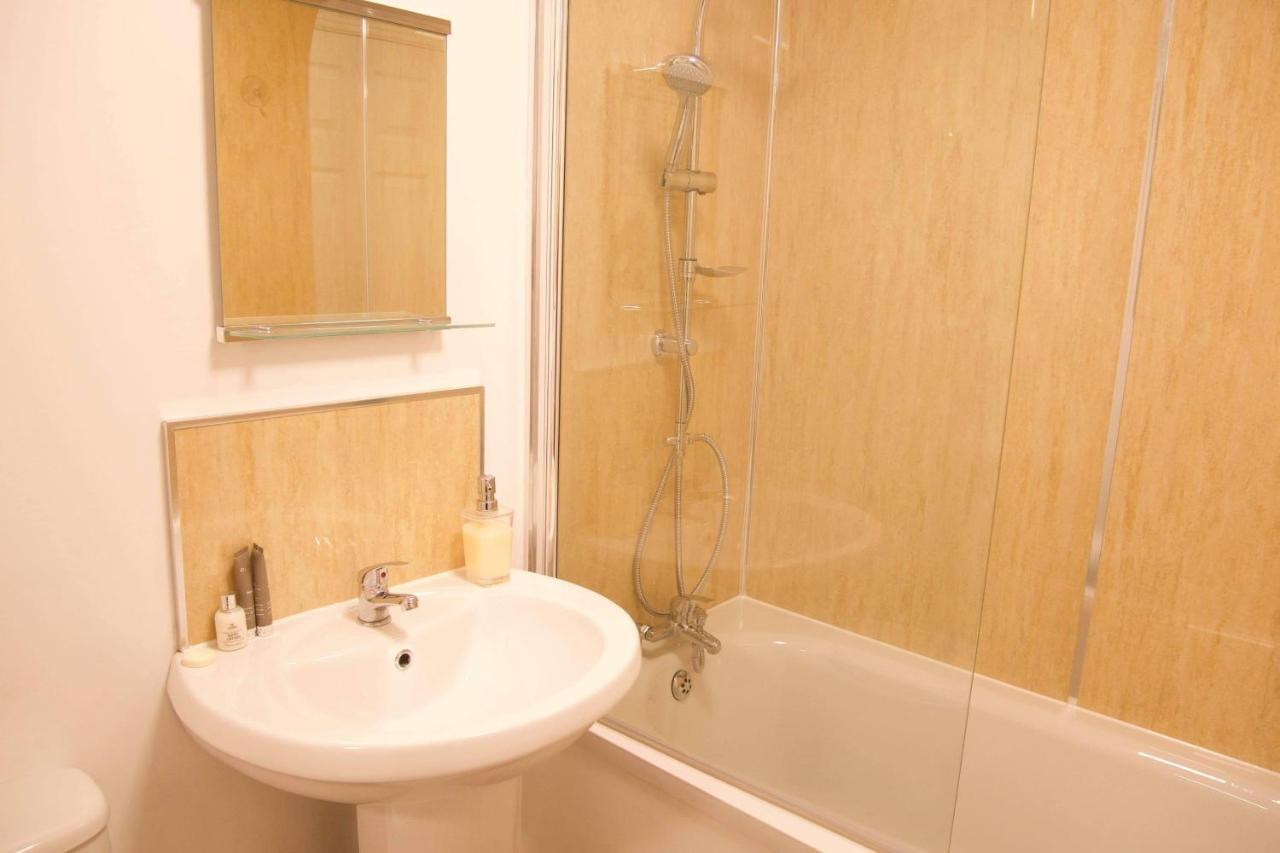York City Centre, Recently Renovated 2 Bedroom Flat מראה חיצוני תמונה